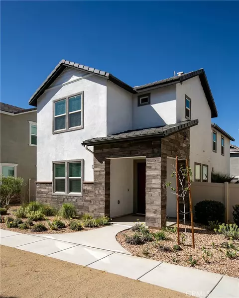 240 Natural Brg, Palmdale, CA 93551