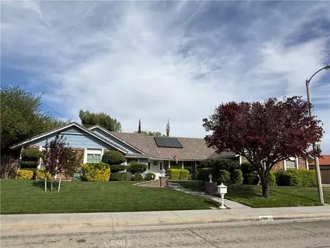 43118 Roulette Ln, Lancaster, CA 93536