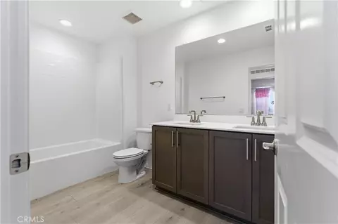 Bath - 43869 Hampton, Lancaster, CA 93536 photo 1 of 1