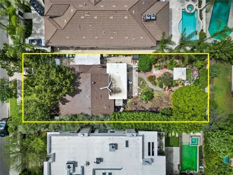 12415 Erwin St, Valley Glen, CA 91606