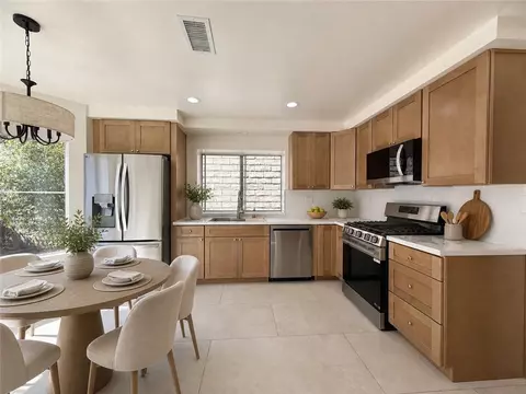 Kitchen - 2515 Callahan Ave, Simi Valley, CA 93065 photo 3 of 3