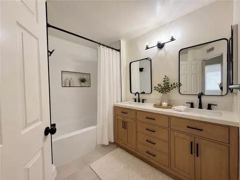 Bath - 2515 Callahan Ave, Simi Valley, CA 93065 photo 4 of 5