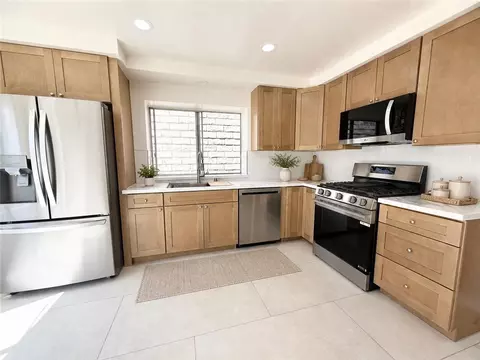 Kitchen - 2515 Callahan Ave, Simi Valley, CA 93065 photo 2 of 3