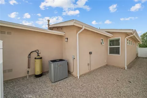 Exterior - 4066 Aurora, Piru, CA 93040 photo 4 of 12