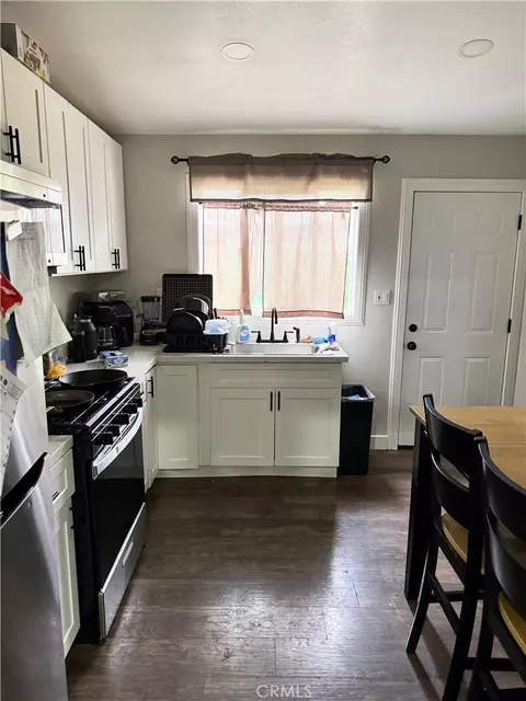 Kitchen - 45445 Cedar Ave, Lancaster, CA 93534 photo 1 of 2
