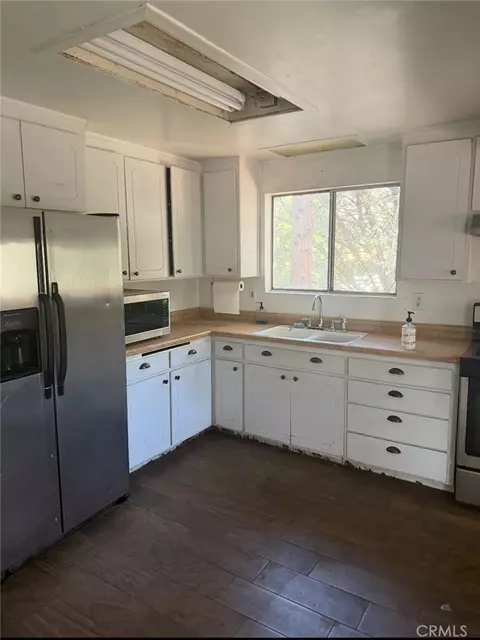 29526 Hook Crk, Cedar Glen, CA 92321