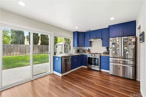 Kitchen - 27445 Onlee, Saugus, CA 91350 photo 1 of 5