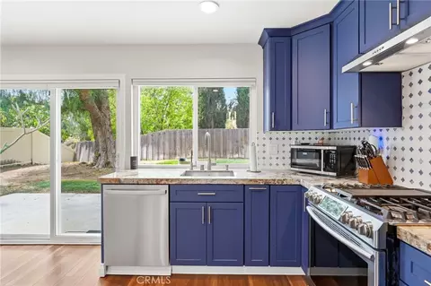 Kitchen - 27445 Onlee, Saugus, CA 91350 photo 5 of 5