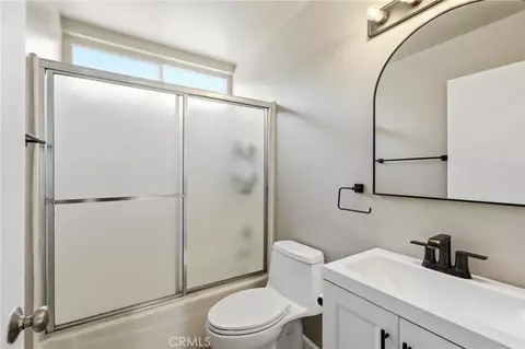 Bath - 27445 Onlee, Saugus, CA 91350 photo 1 of 1