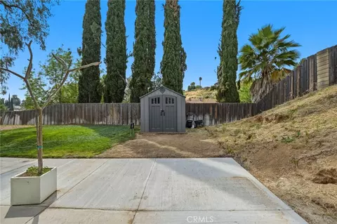 Exterior - 27445 Onlee, Saugus, CA 91350 photo 8 of 9