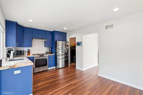 Kitchen - 27445 Onlee, Saugus, CA 91350 photo 3 of 5