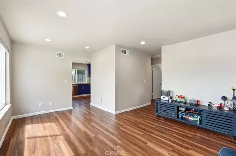 Living - 27445 Onlee, Saugus, CA 91350 photo 1 of 3