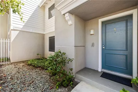 17810 Devonshire St #5, Northridge, CA 91325