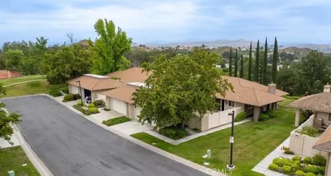 26172 Rainbow Gln, Newhall, CA 91321