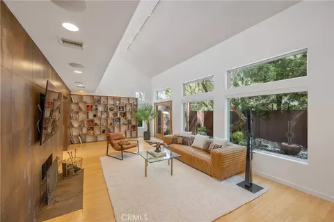 4109 Empis St, Woodland Hills, CA 91364