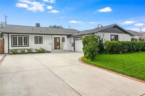 7741 Variel Ave, Canoga Park, CA 91304