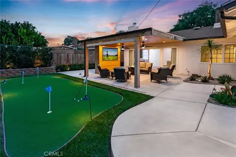 7741 Variel Ave, Canoga Park, CA 91304