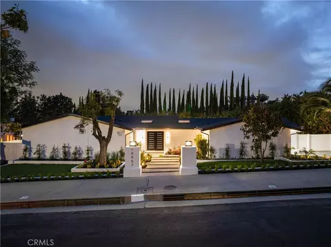 18057 Medley Dr, Encino, CA 91316