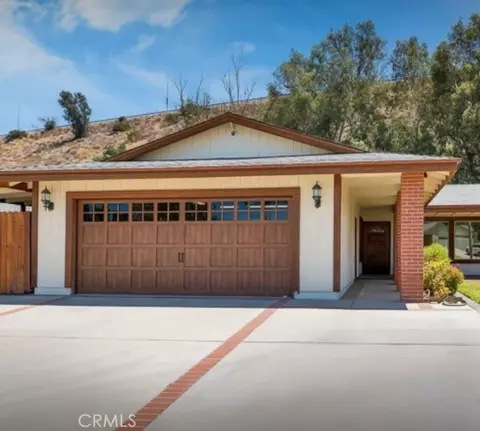 2090 Ardenwood Ave, Simi Valley, CA 93063