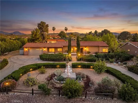 31817 Saint Anne Dr, Llano, CA 93544