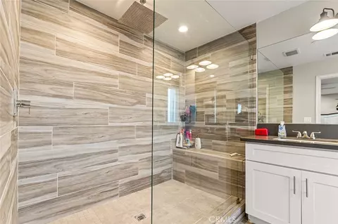 Bath - 47867 80th W, Lancaster, CA 93536 photo 1 of 9