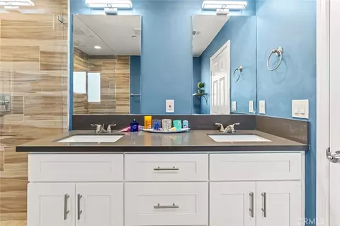 Bath - 47867 80th W, Lancaster, CA 93536 photo 6 of 9