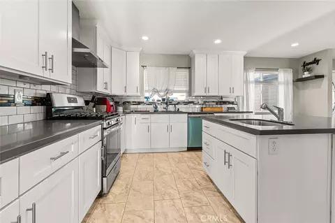 Kitchen - 47867 80th W, Lancaster, CA 93536 photo 3 of 4