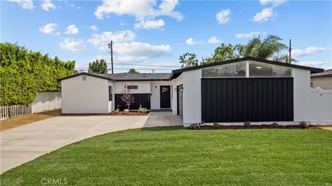 6902 Lasaine Ave, Lake Balboa, CA 91406