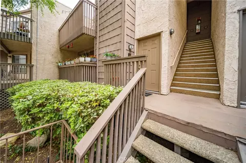 18316 Hatteras St #26, Tarzana, CA 91356