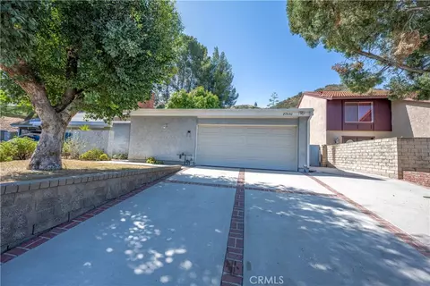 27440 Annette Jo Cir, Saugus, CA 91350