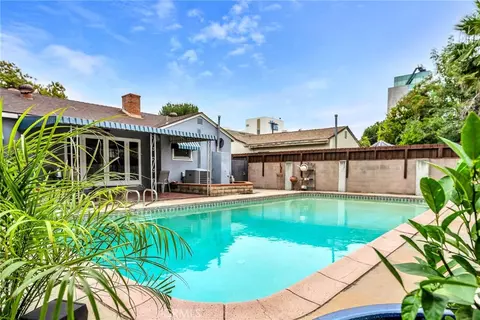 6913 Columbus Ave, Van Nuys, CA 91405