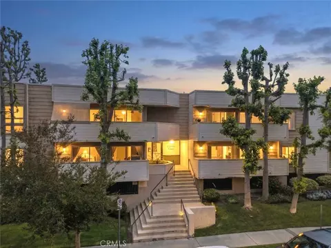 9950 Jordan Ave #10, Chatsworth, CA 91311