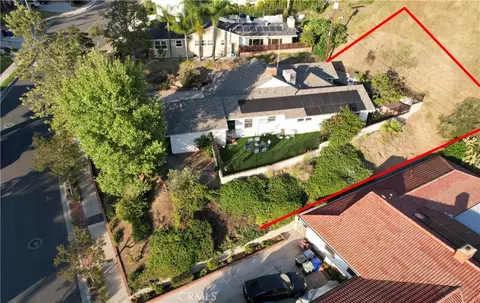 View/Area - 924 Irving Dr, Burbank, CA 91504 photo 2 of 7