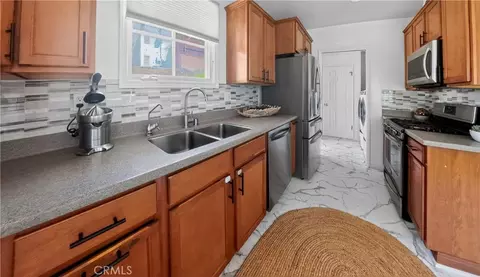 Entry Way - 924 Irving Dr, Burbank, CA 91504 photo 1 of 2
