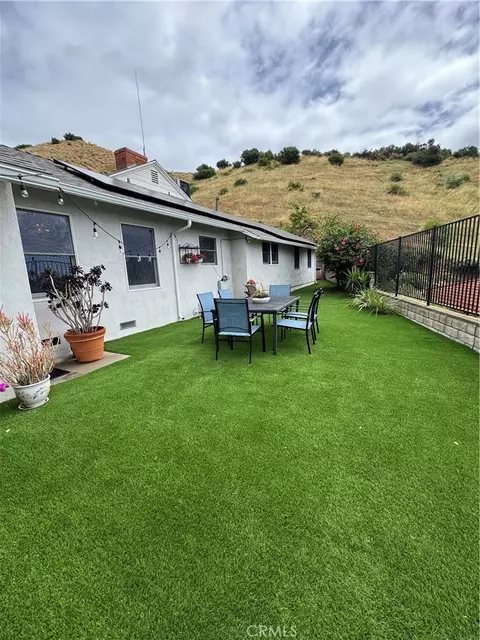 Exterior - 924 Irving Dr, Burbank, CA 91504 photo 3 of 4