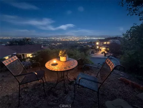 Exterior - 924 Irving Dr, Burbank, CA 91504 photo 2 of 4
