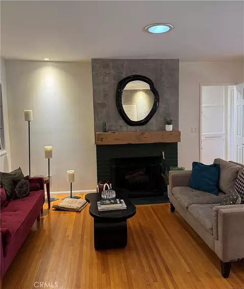 Other - 924 Irving Dr, Burbank, CA 91504 photo 2 of 5