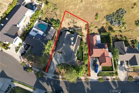 View/Area - 924 Irving Dr, Burbank, CA 91504 photo 6 of 7