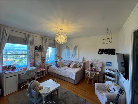Bedroom - 924 Irving Dr, Burbank, CA 91504 photo 2 of 3