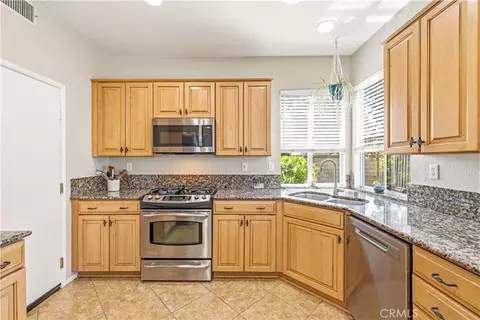 Kitchen - 28033 Memory Ln, Valencia, CA 91354 photo 2 of 4