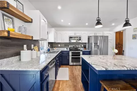 Kitchen - 20005 Bald Mtn, Tehachapi, CA 93561 photo 3 of 5
