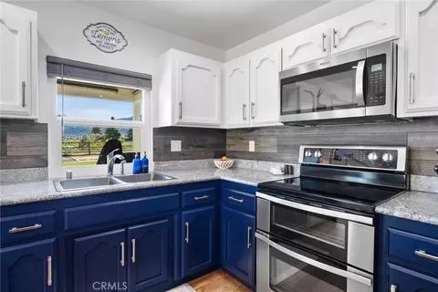 Kitchen - 20005 Bald Mtn, Tehachapi, CA 93561 photo 5 of 5