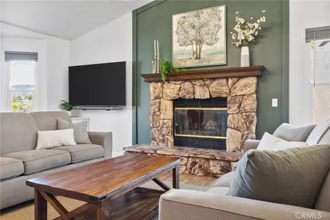 Living - 20005 Bald Mtn, Tehachapi, CA 93561 photo 3 of 4