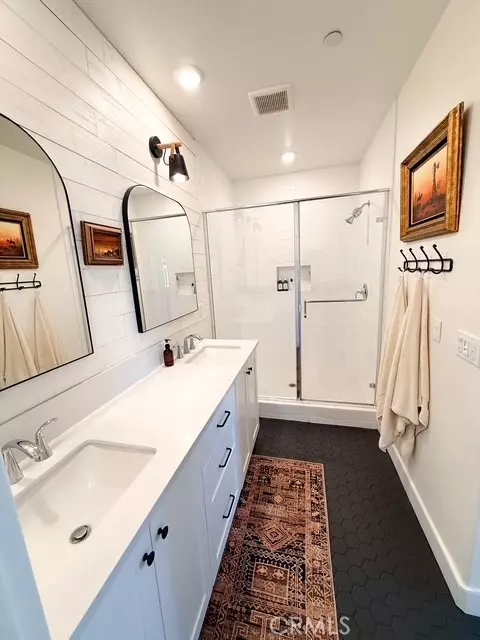 Bath - 27628 Exploration, Valencia, CA 91381 photo 4 of 4