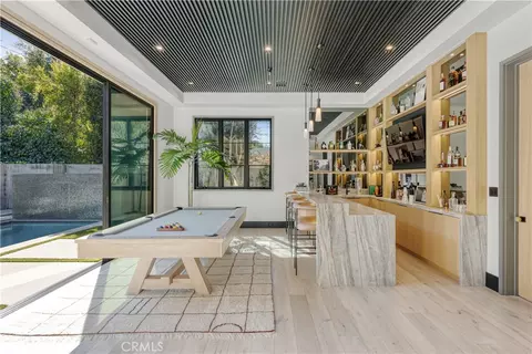 4050 Contera Rd, Encino, CA 91436