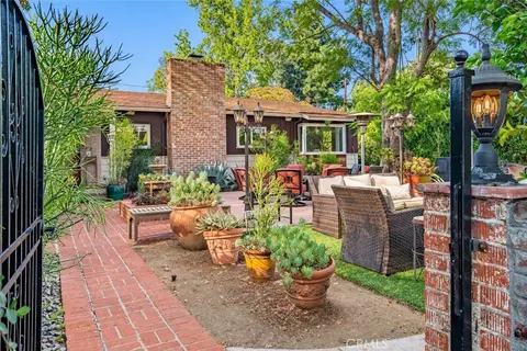 13405 Tiara St, Valley Glen, CA 91401