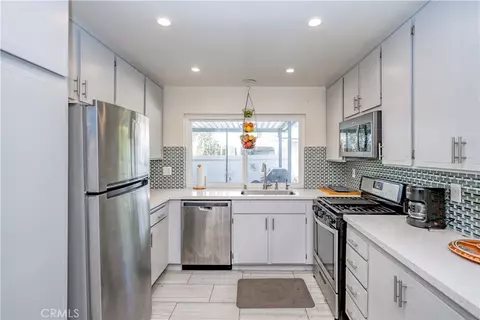 26333 Long Oak Dr, Newhall, CA 91321