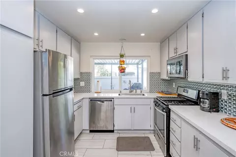 26333 Long Oak Dr, Newhall, CA 91321