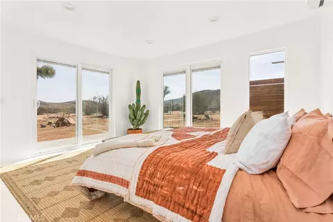 Bedroom - 1571 Covelo Ave, Yucca Valley, CA 92284 photo 1 of 5