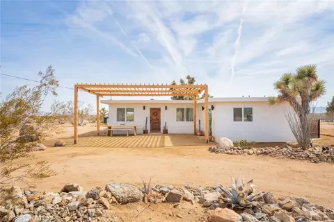 Exterior - 1571 Covelo Ave, Yucca Valley, CA 92284 photo 13 of 14